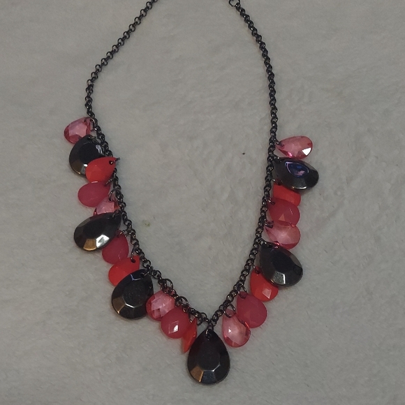 paparazzi Jewelry - 8/$10 Paparazzi Black and Pink Teardrop Necklace